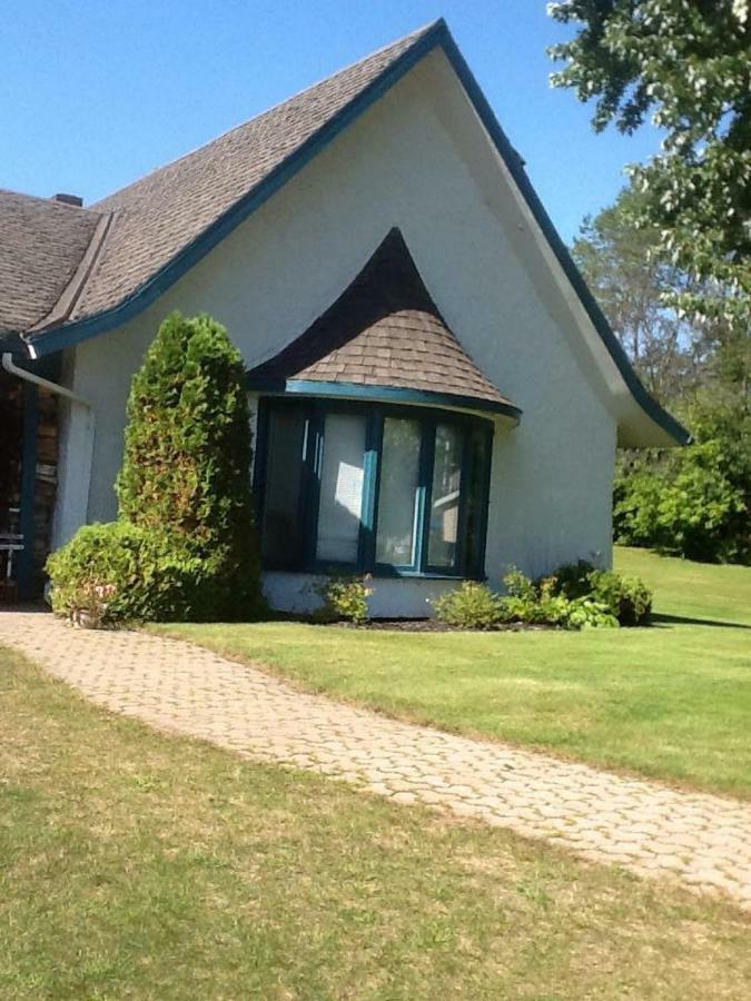 B&B Aux Deux Pignons Donnacona Exterior photo
